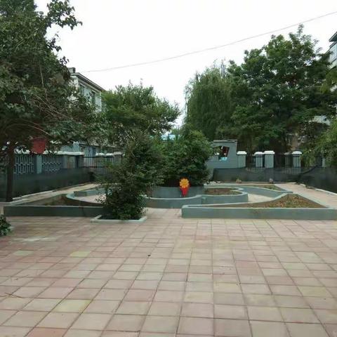 拥抱新常态  铸就新辉煌        ――三台子功能区梅江西社区开展创卫工作一周年回眸