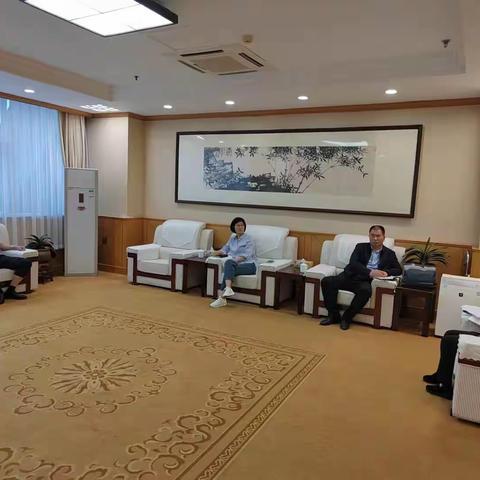 杨传军调度疫情防控和防汛工作