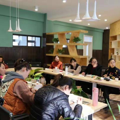 用学术的视野去研究，用专属的目标去探索 ——泉欣小学教师“欣研讲坛”开坛啦！