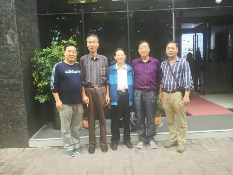 水调歌头一一寿战友王庆德杖国