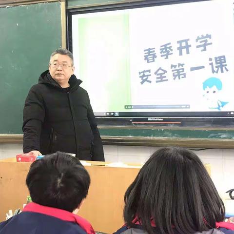 走好第一步——源汇区问十乡中开展“春季开学安全第一课”活动