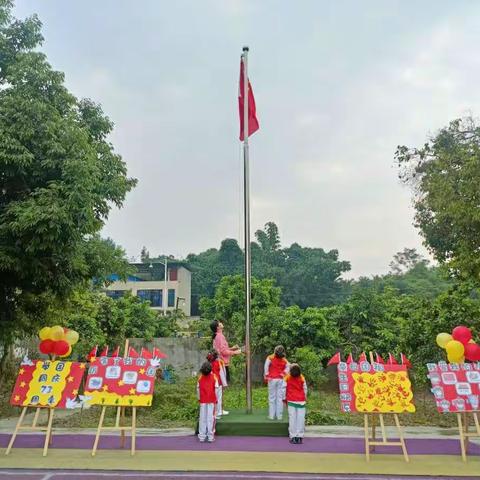 “歌颂祖国，唱响红歌”———小天使幼儿园国庆节“红歌会”