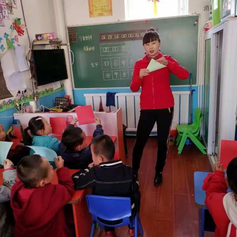 《七色光幼儿园》2018年，4月13日礼拜五无课日中三班宝宝们最喜欢的折纸《皮卡丘》😋️😋️😋️