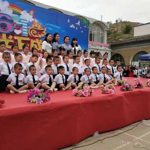 《七色光幼儿园》，中三班宝贝集影😘😘😘