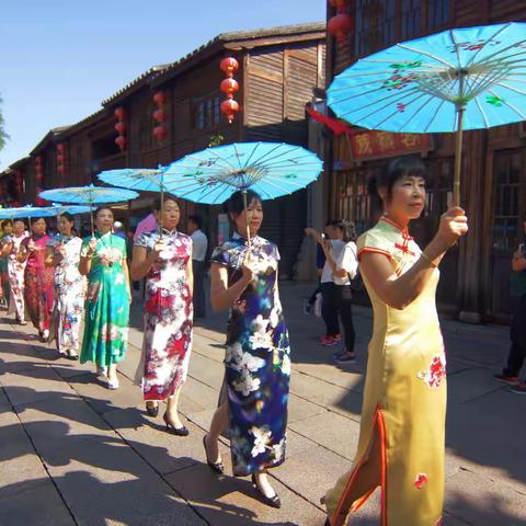 三坊七巷绣旗袍