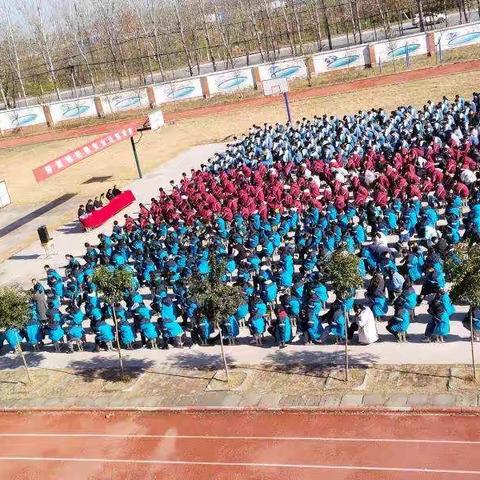 遵纪守法 健康成长 做文明少年 ——法治讲座进居厢镇中学