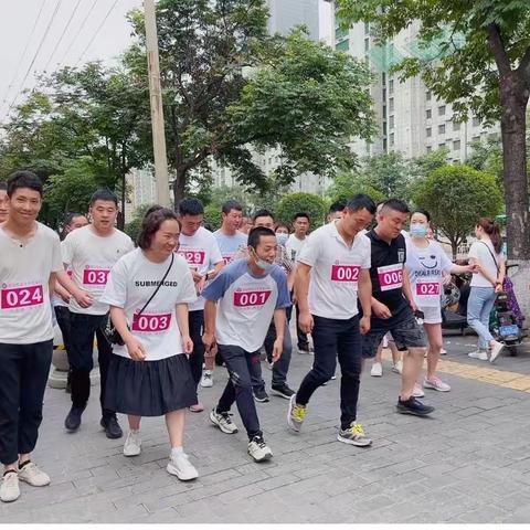 【雁塔学前】雁塔阳光小天使幼儿园——“当父亲节遇上端午节”彩跑活动