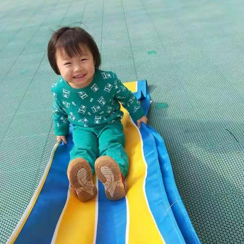 开心的宝宝们👦🧒