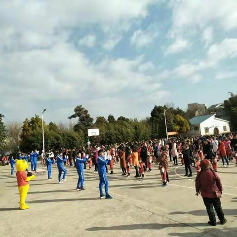 沾益区玉林山水阳光幼儿园大型亲子体智能活动