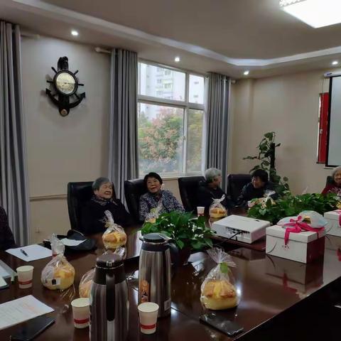 西安市胡家庙军干所第六党支部集体祝寿过生日