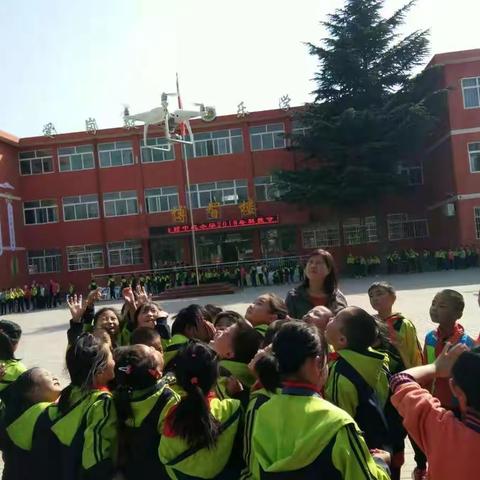 崇尚高科技 筑梦新时代 ——曹村中心小学举办2018年校园科技节活动