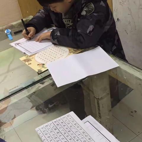 保卫蓝天，放飞梦想！ -手绘风筝户外课堂（副本）