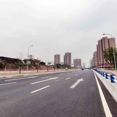 新接管路段“大扫除”  扮靓道路展新颜【沙区环卫处】