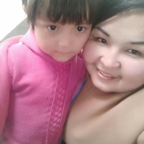 英坎儿孜幼儿园中二班的小朋友们"快乐的学习"活动