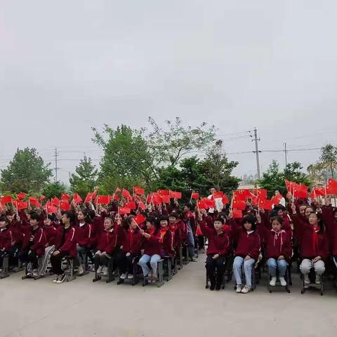 唱支红歌给党听，红心向党爱中华--太平镇谭庙小学11月份德育活动