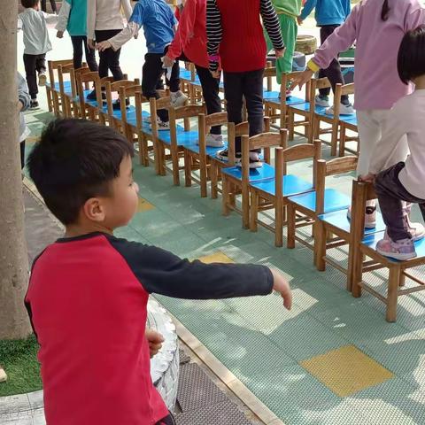 丰富多彩的幼儿园一日生活--大二班