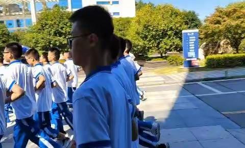 挥洒汗水，书写青春芳华——记南雅中学高一2214班军训第五天:心得体会篇