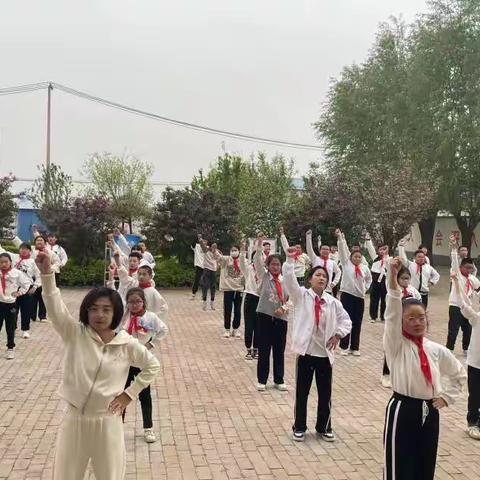 课间展风采，“双减”促身心——崔庄小学课间操为校园添活力