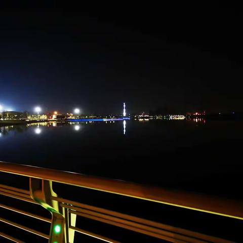 金华小西湖——湖海塘东端夜景       （华为手机拍照，2018年11月）