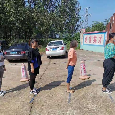 杜曲镇吕集小学开展疫情防控演练备开学