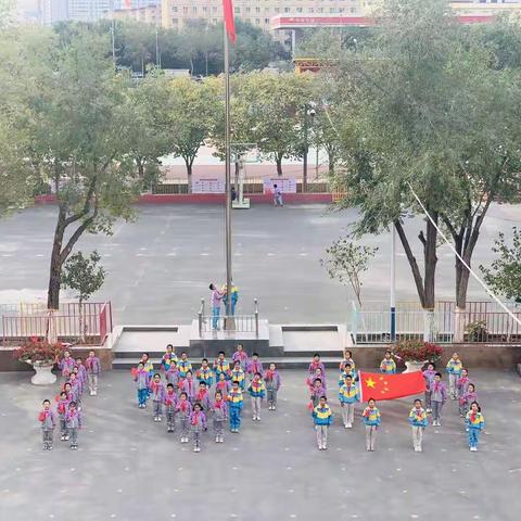 “知史爱党传薪火·歌声画笔颂祖国”——37中学庆“十·一”活动