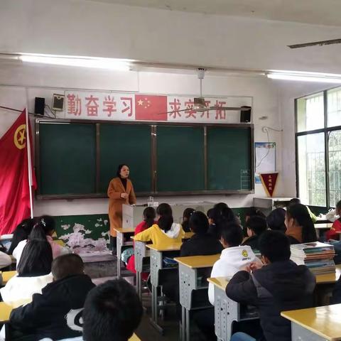 苏仙区中小学“心连心 手拉手”关爱留守儿童活动月启动 ——郴州市苏仙区桥口学校，关爱留守儿童心理健康辅导。