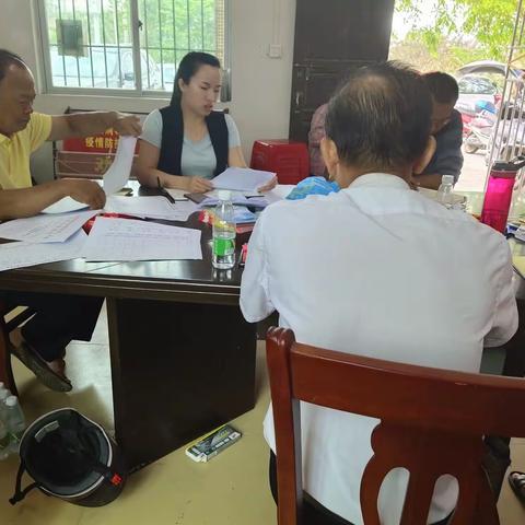 园堆中队召开问题清单整改专题会议。