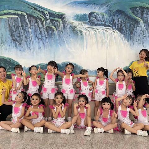 乐蓓儿华锡幼儿园蓓蓓班6月份精彩回顾