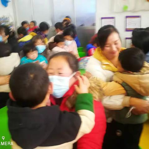 文疃镇中心幼儿园幸运草班感恩节主题亲子活动“心怀感恩，共同成长”