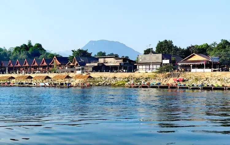 老挝探访（四）一一万荣