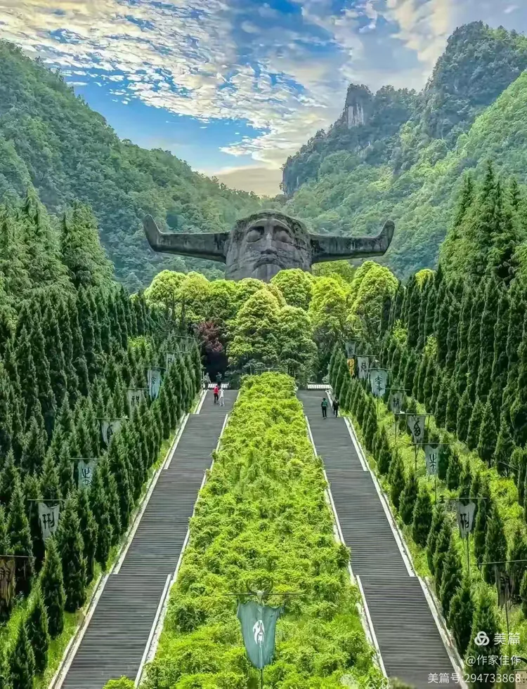 任启亮散文《走进神农架》78级同窗散文三人行113-华闻时空