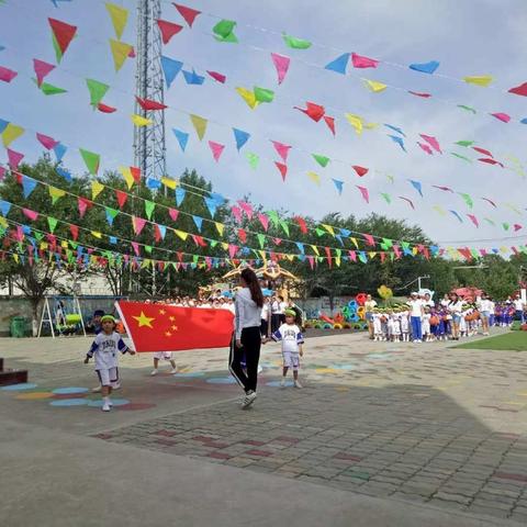 乌兰乌苏镇双语幼儿园“童心向党，放飞梦想“第二届亲子运动会