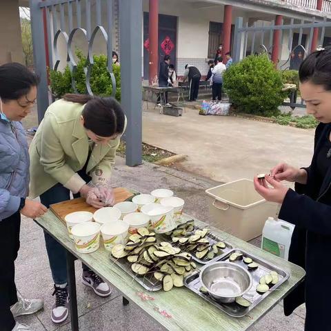 野炊实践活动————共享春光 同心筑梦（薛城区实验小学六四中队）