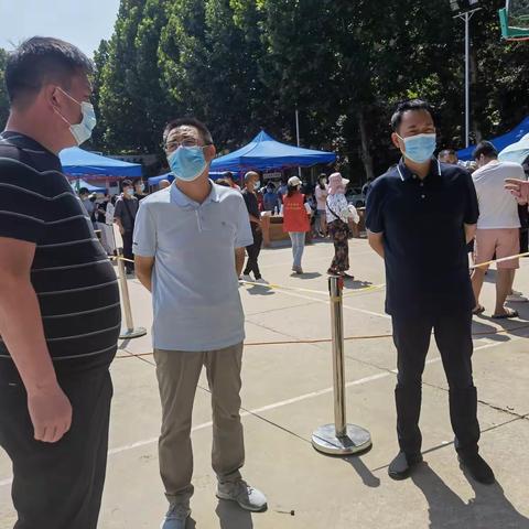 区政协副主席余春林督导花园口镇核酸检测工作