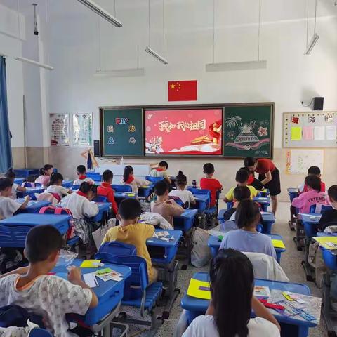 金秋十月迎国庆，童心飞扬赞祖国
