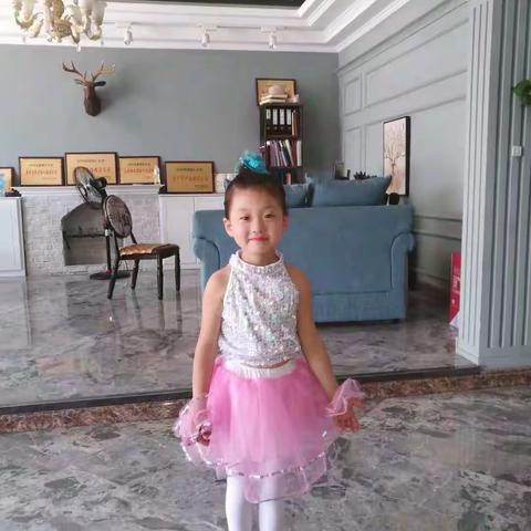 我的童年伴随着时光流逝我也逐渐的长大……