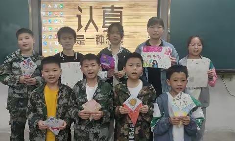 祝大家母亲节日快乐，身体健康，万事如意。以下是孩子们的祝福，家长们请查收😊😊😊