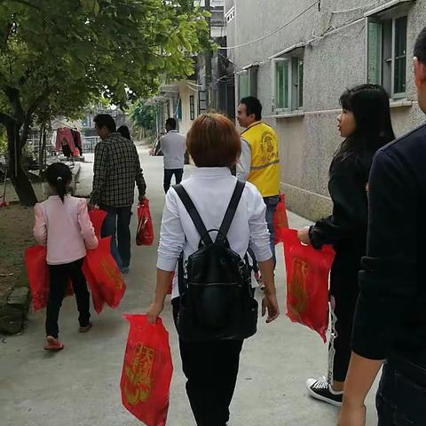 存心慧善联盟中队2018年1月21日迎新春爱心义卖和爱心送温暖活动！