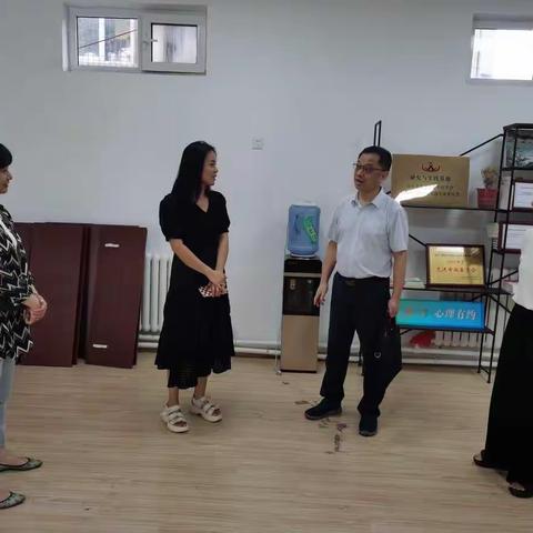 山东省委宣传部精神文明建设二处副处长刘兵到访历下区趵突泉街道青年东路社区