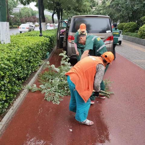 风雨中的坚守，莫过于带给您身边的安全保障