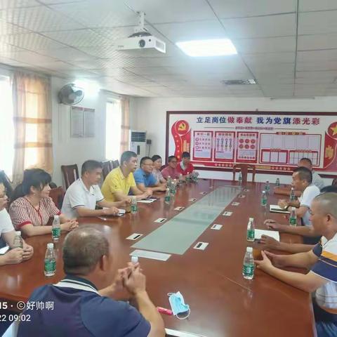 共寻教改之策，共谋发展之路——记雷州市第二中学到覃斗中学送课下乡活动