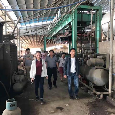 市节能监察中心联合琼山区科工信局再次检查甲子片区砖厂空气质量保障措施落实情况