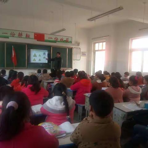 【李西军】桃花学区前史楼小学开展“小手拉大手 共守文明交通——学习交通知识篇”主题教育