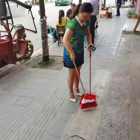 县供销社周五6月3日打扫卫生图片