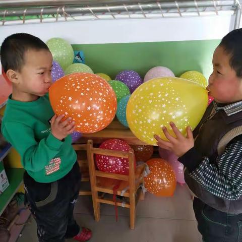 去小学化  家园共育——忠义乡中心幼儿园庆元旦系列活动