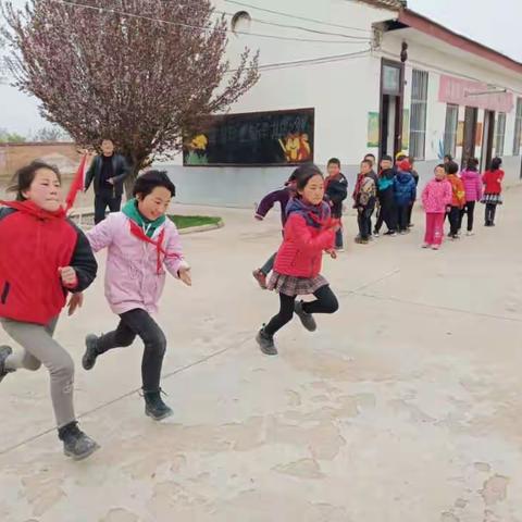 太平镇四郎殿小学举办春季运动会