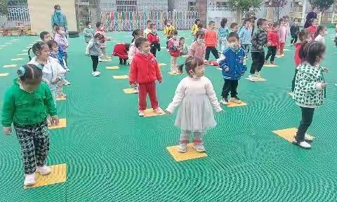 爱上幼儿园—小精灵幼儿园小(1)班