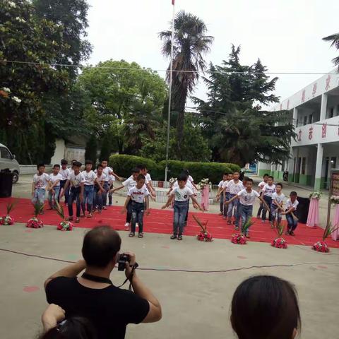 马洼小学(幼儿园)庆六一，展风采文艺汇演