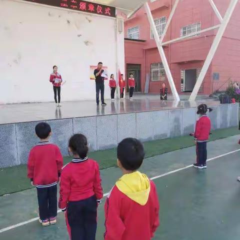 十里中心小学10月13日入队仪式