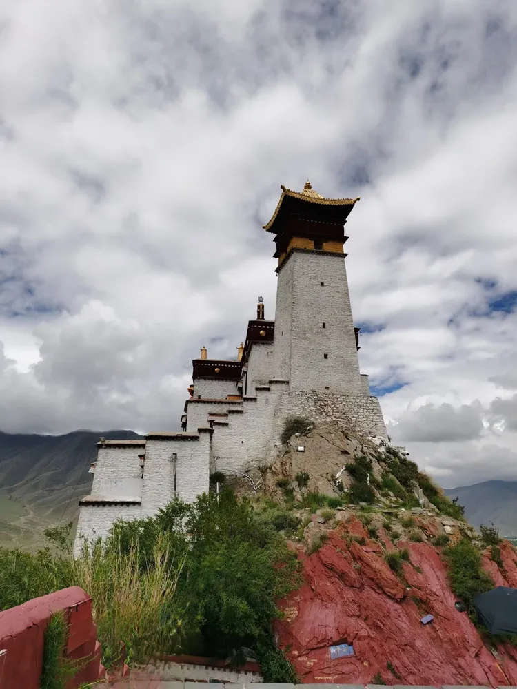 雍布拉康位,西藏自治区山南市旅游景区